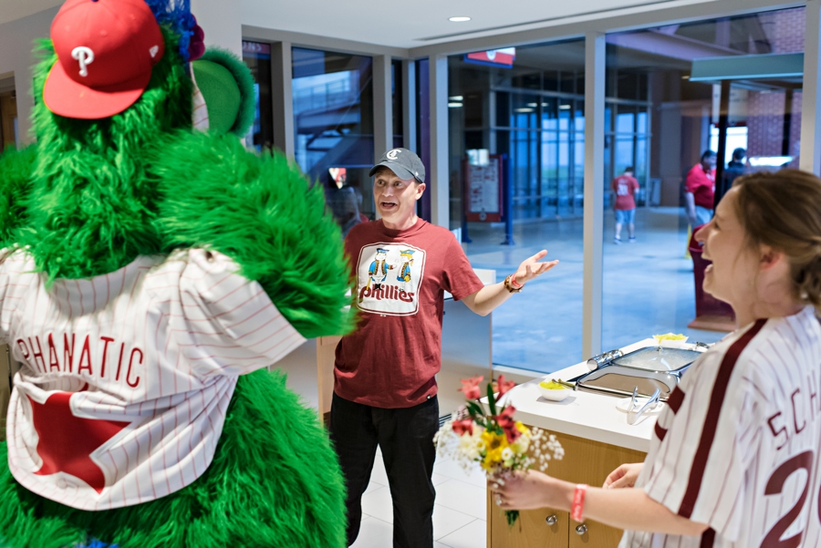 The grooms funny reaction to the Phillies Phanatic.